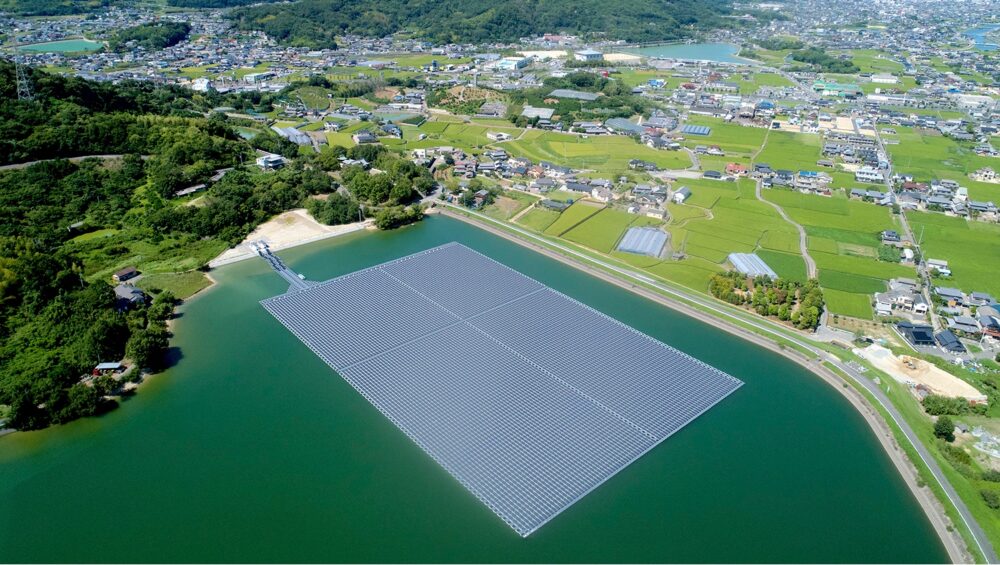 御厩池水上太陽光発電所